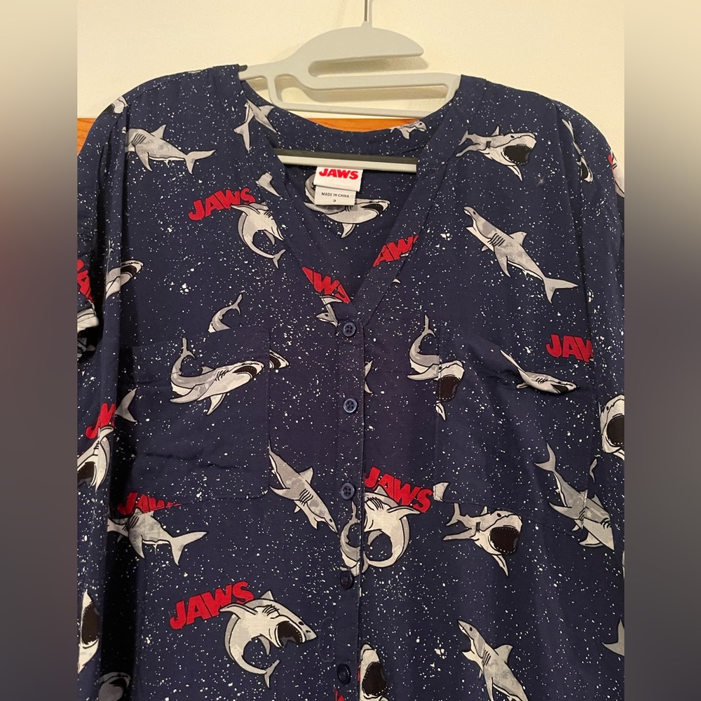 Torrid Jaws button down blouse - size 3X.